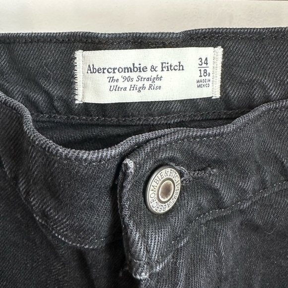NWT Abercrombie Ultra High Rise 90s Straight Jean - Picture 3 of 10